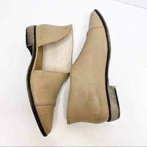 Bamboo D’Orsay Side Cut Out Ankle Bootie Beige 9